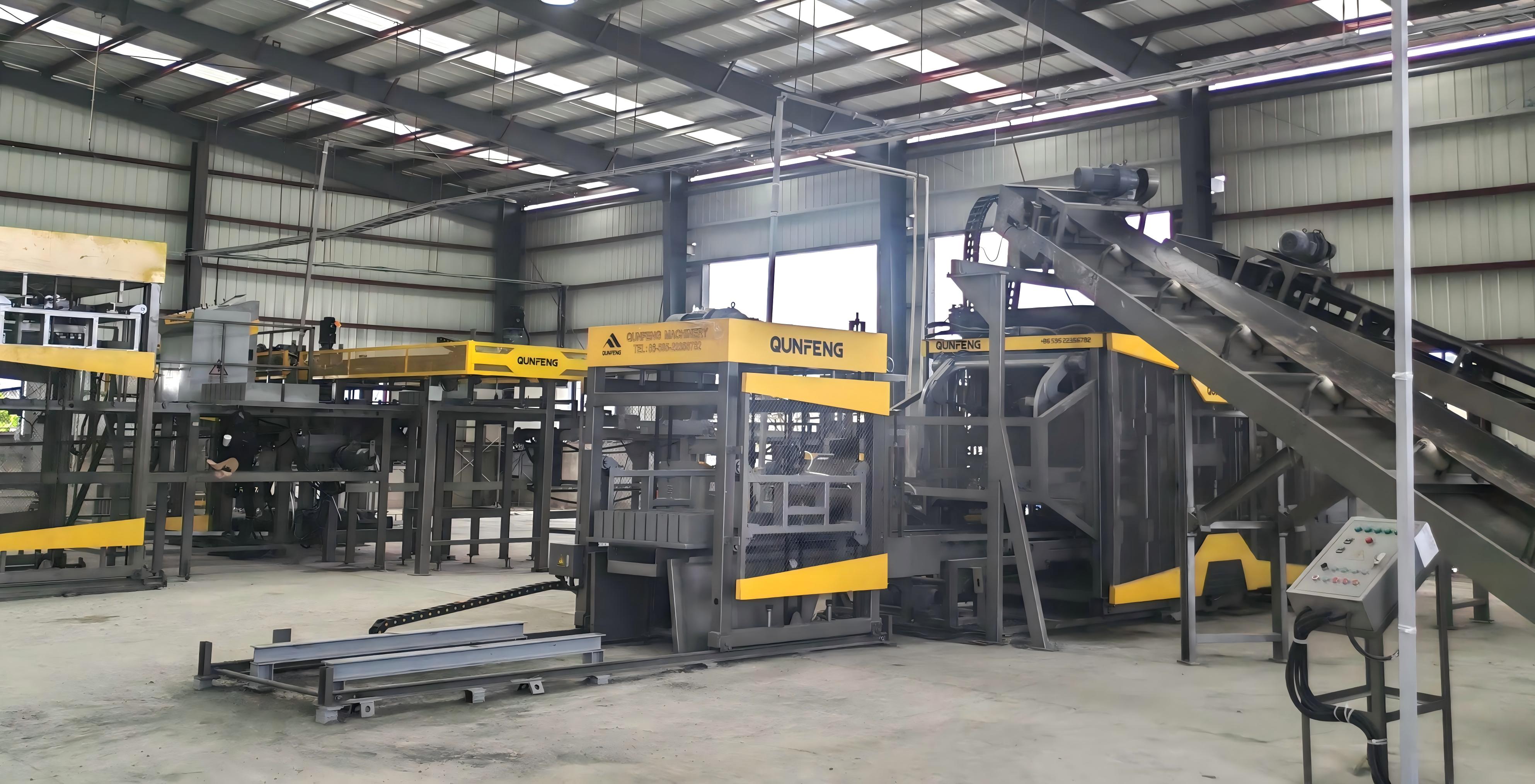 Qunfeng Machinery’s fully automatic concrete product production line for a South American client. दक्षिण अमेरिकी ग्राहक के लिए क्यूनफेंग मशीनरी की पूरी तरह से स्वचालित कंक्रीट उत्पाद उत्पादन लाइन।