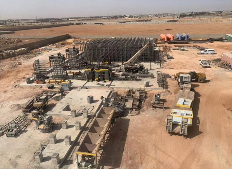 Aerial View of Large Multi-functional Brick Making Machine Production Line Project of Qunfeng Machinery in Libya लीबिया में कुनफेंग मशीनरी की बड़ी बहु-कार्यात्मक ईंट बनाने की मशीन उत्पादन लाइन परियोजना का हवाई दृश्य