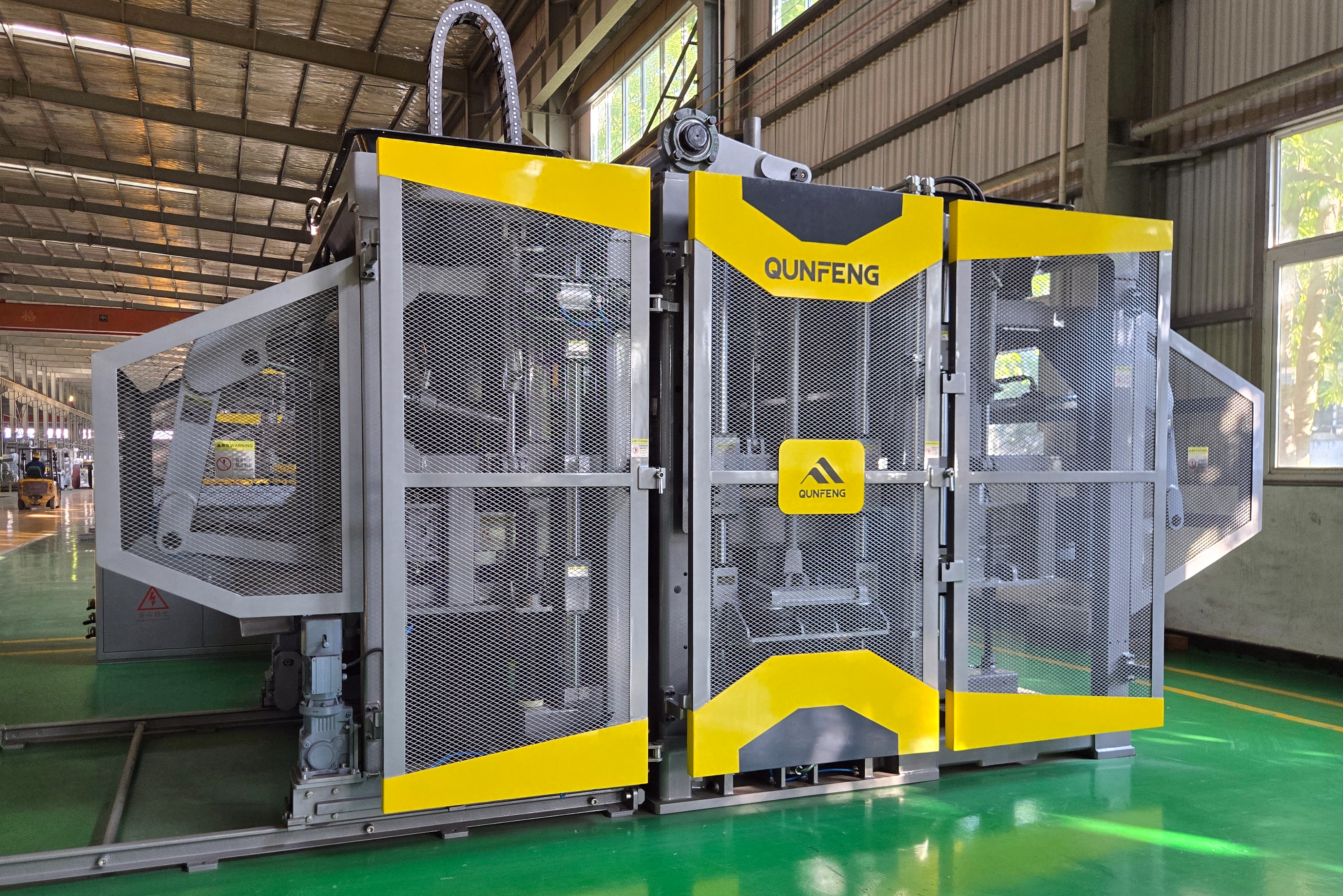 Qunfeng Machinery QS Series Fully Automatic Intelligent Concrete Product Forming Machine क्यूनफेंग मशीनरी क्यूएस सीरीज पूरी तरह से स्वचालित इंटेलिजेंट कंक्रीट उत्पाद बनाने की मशीन