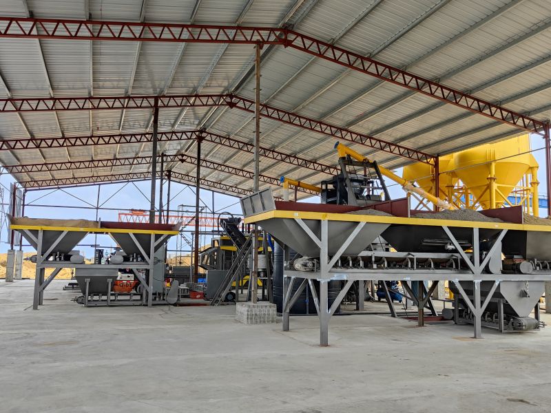 श्रीलंका में QS1300 स्वचालित ब्लॉक उत्पादन लाइन