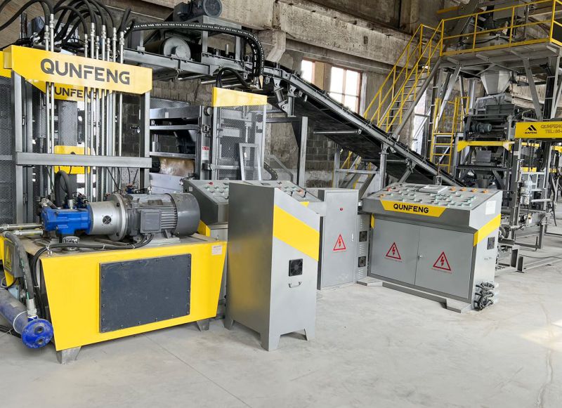 Ussuriysk में QS1300 स्वचालित ब्लॉक उत्पादन लाइन