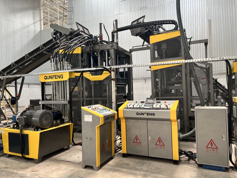 इक्वाडोर में QS1300-H स्वचालित ब्लॉक उत्पादन लाइन