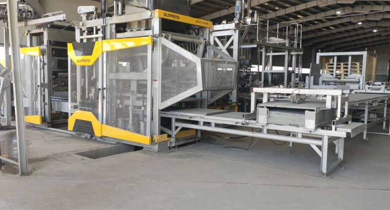 रोमानिया उच्च ऊंचाई, अति पतली नदी तट ब्लॉक उत्पादन लाइन की QS1300-H बुद्धिमान ब्लॉक मशीन