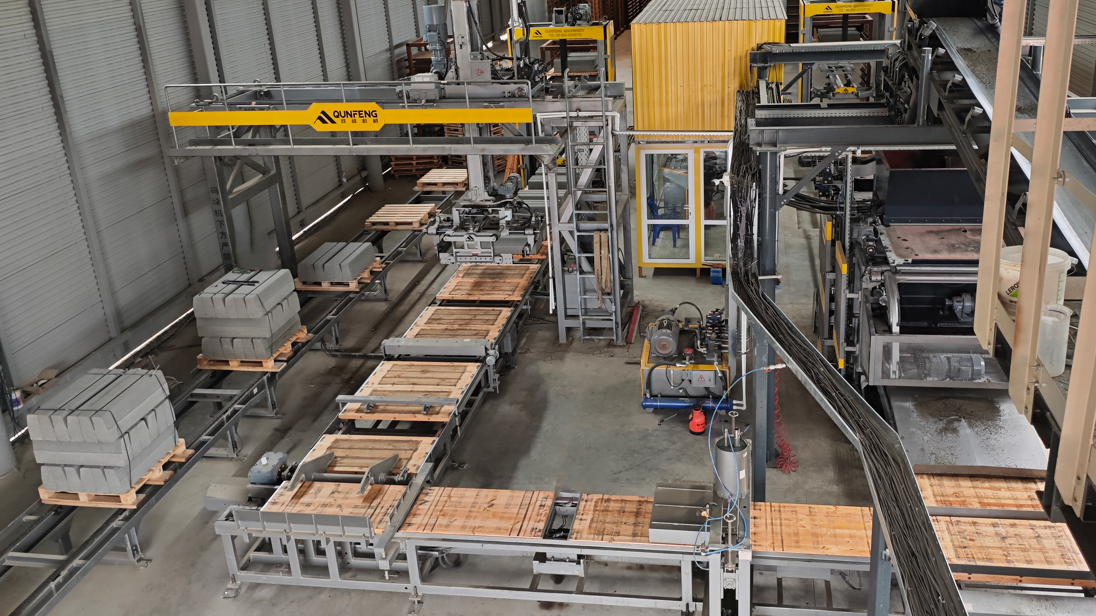 रूस में बुनियादी ढांचे के विकास को सशक्त बनाना: क्यूनफेंग के अनुकूलित इंटेलिजेंट विनिर्माण समाधान चीन-रूस सहयोग के लिए एक मॉडल के रूप में काम करते हैं