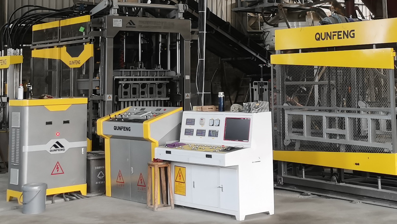 गुआंग्शी ने परिवहन बुनियादी ढांचे के निर्माण में तेजी लाई, क्यूनफेंग उत्पादन लाइन उच्च क्षमता वाले आउटपुट के साथ मजबूत समर्थन प्रदान करना जारी रखती है