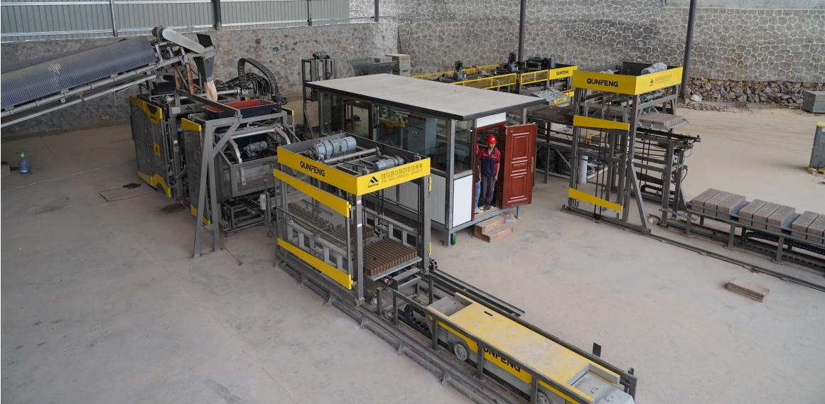 भवन निर्माण सामग्री उद्योग के हरित परिवर्तन में तेजी लाने के लिए गांसु प्रांत में QUNFENG नई ऊर्जा उत्पादन लाइन भूमि