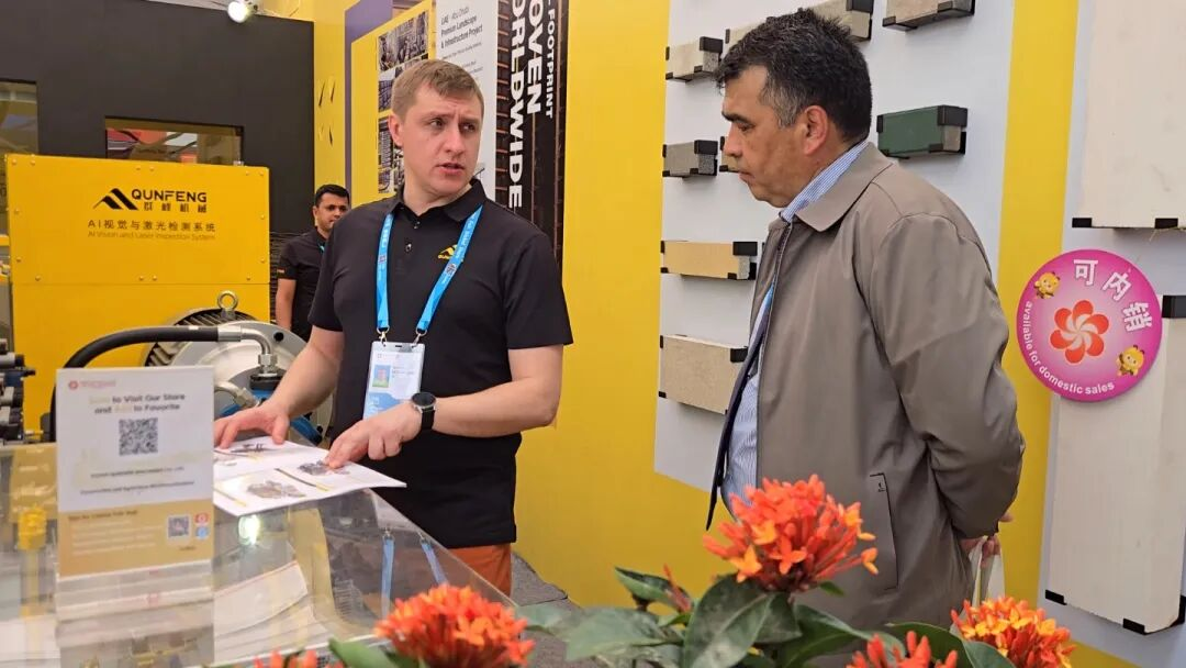 रूसी ग्राहक क्यूनफेंग अत्यधिक कुशल कंक्रीट ब्लॉक उत्पादन लाइनों की खोज कर रहे हैं